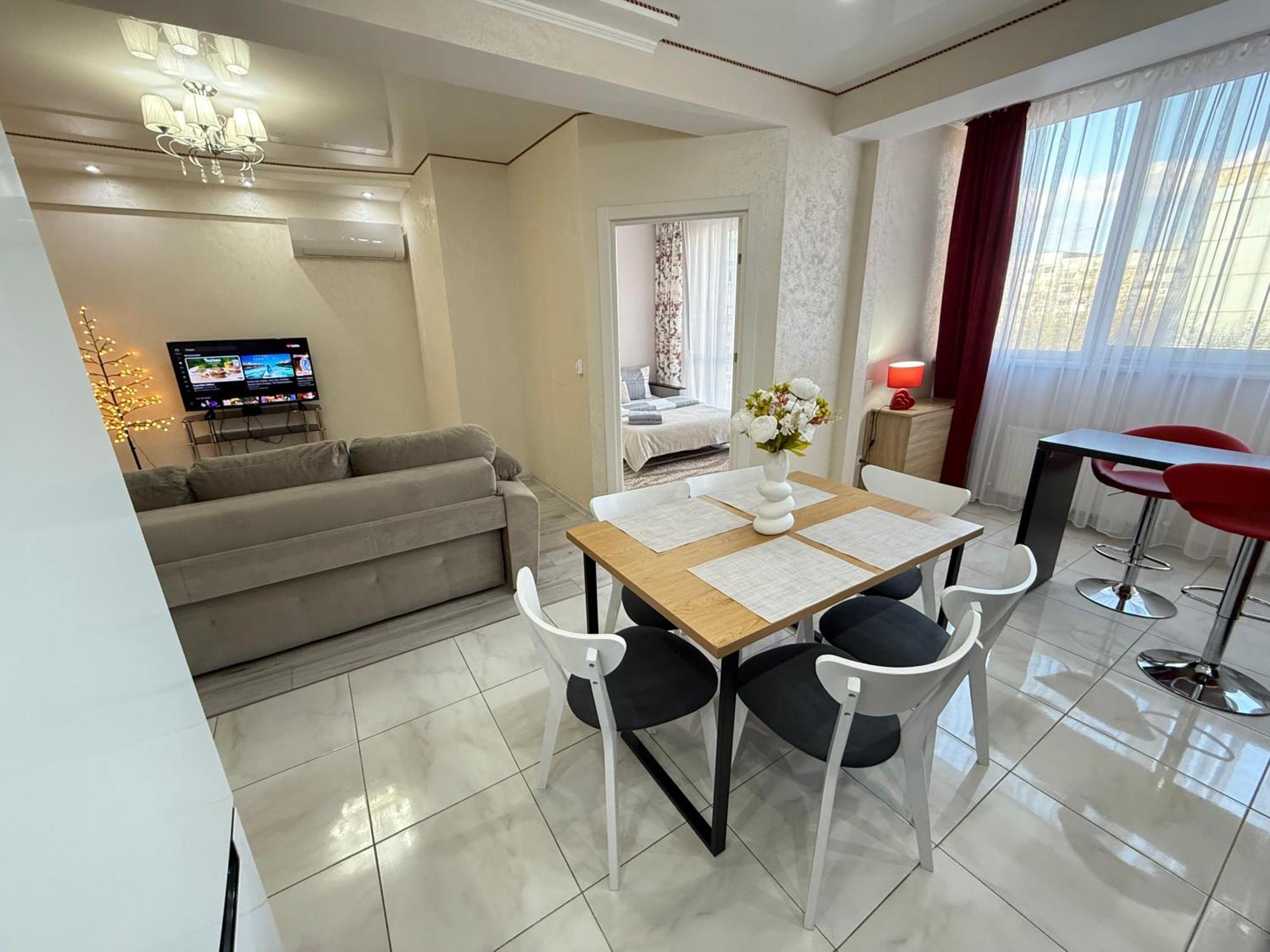 Cozy Two Bedroom Large Apartment Chişinau Exteriör bild