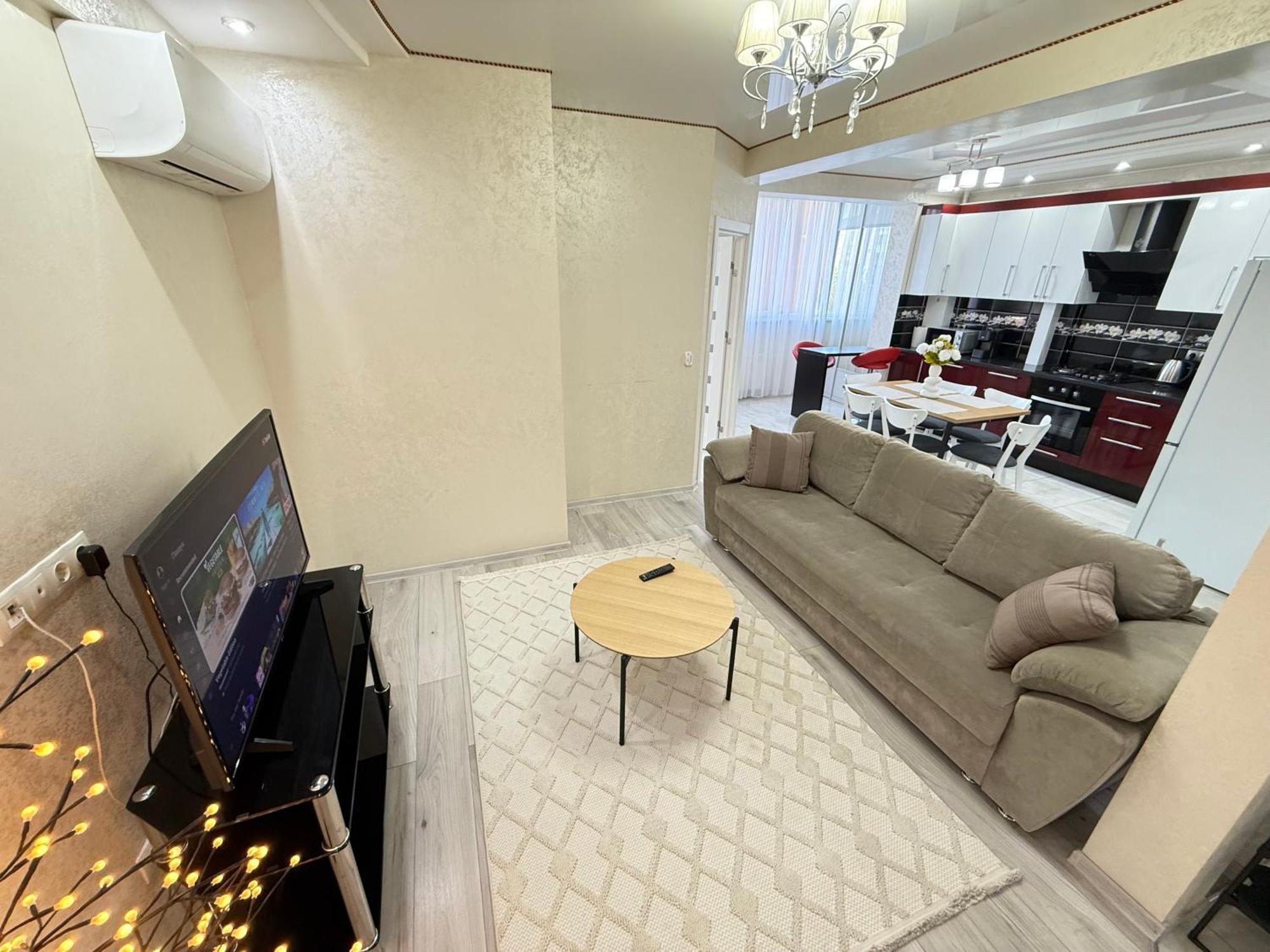 Cozy Two Bedroom Large Apartment Chişinau Exteriör bild