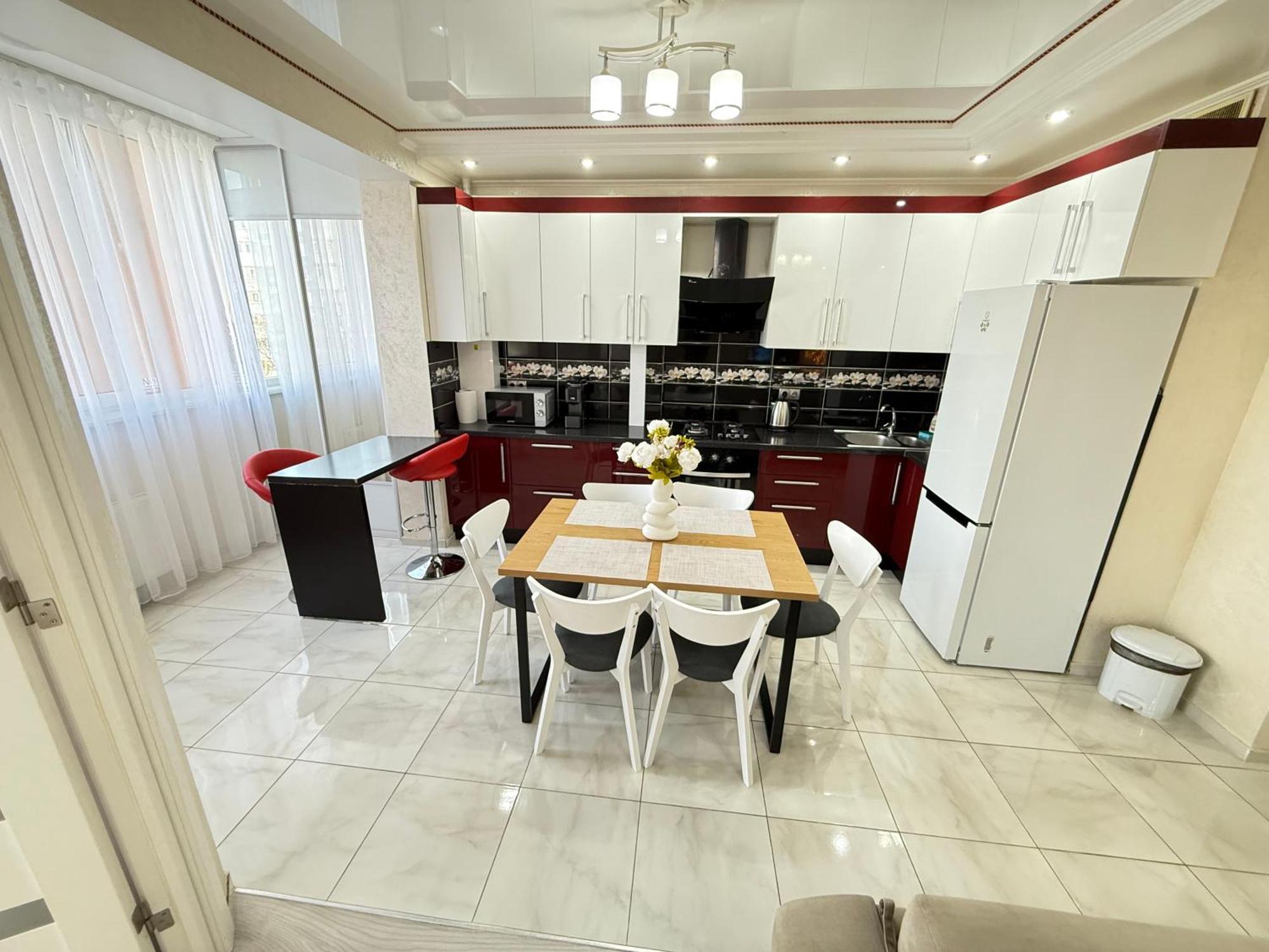 Cozy Two Bedroom Large Apartment Chişinau Exteriör bild