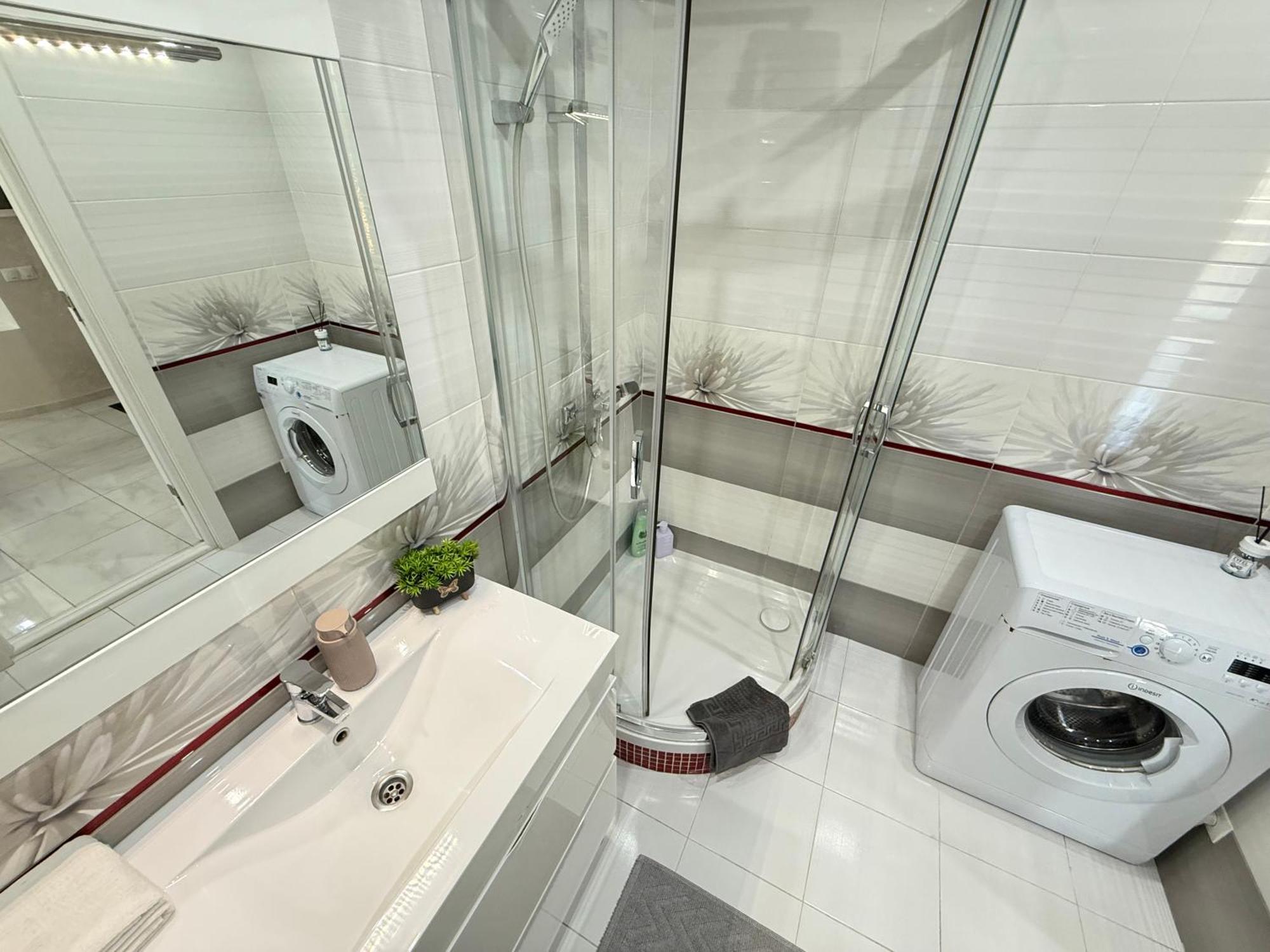 Cozy Two Bedroom Large Apartment Chişinau Exteriör bild