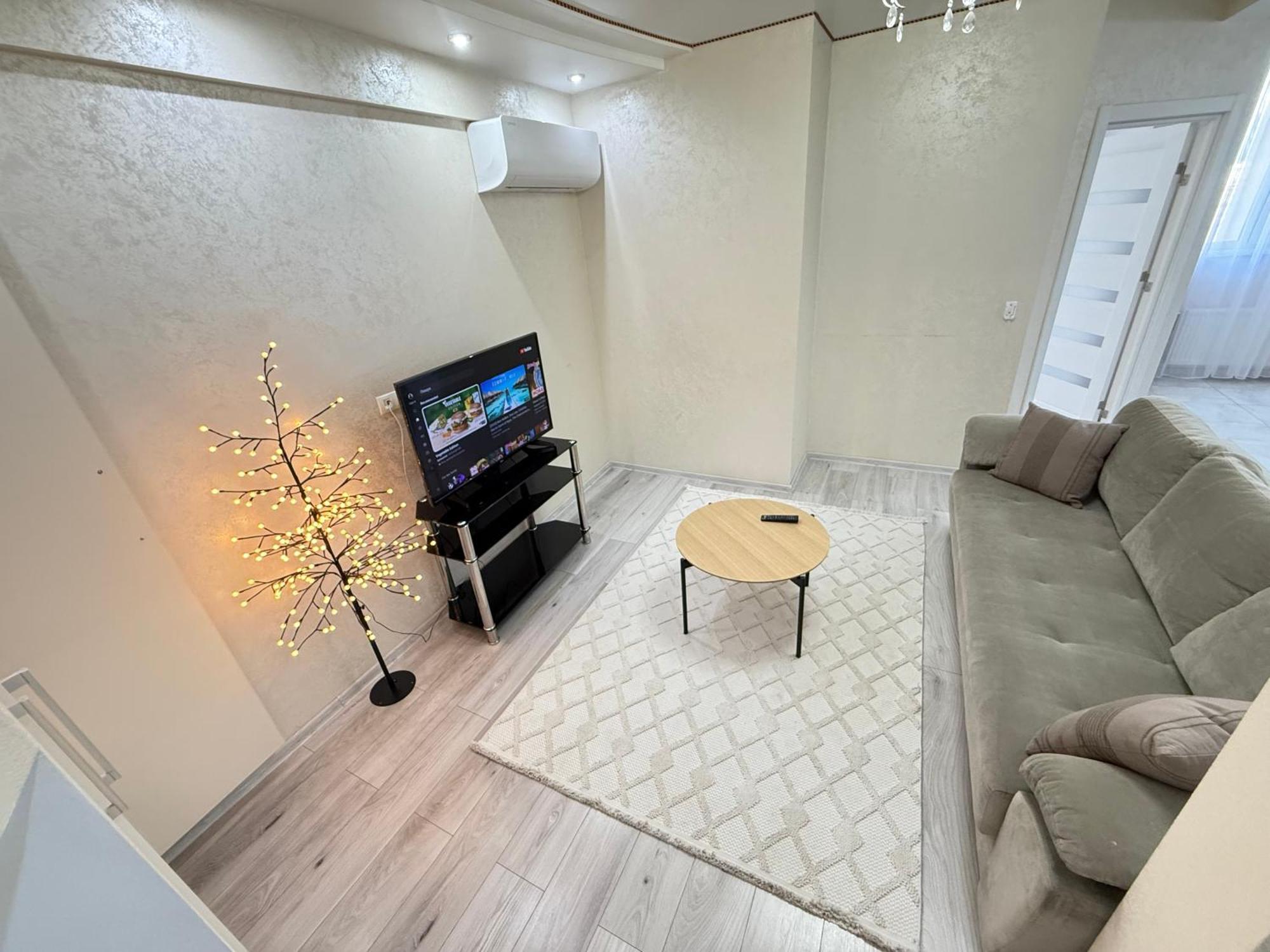 Cozy Two Bedroom Large Apartment Chişinau Exteriör bild
